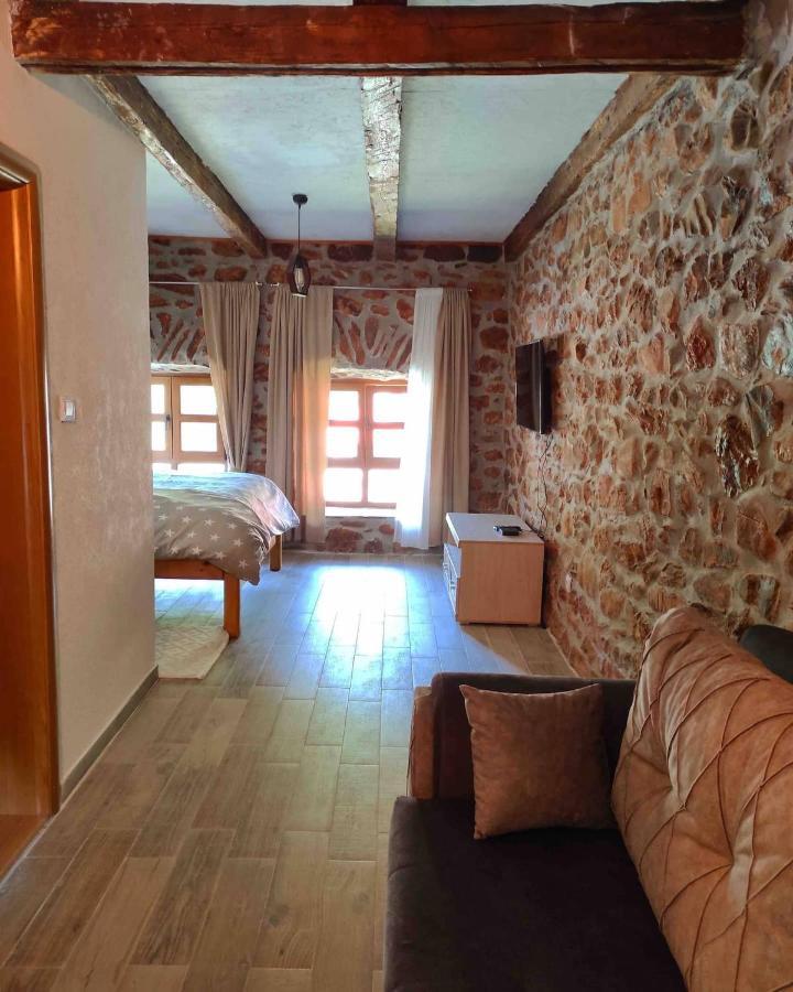 Apartment Old House ポドゴリツァ エクステリア 写真